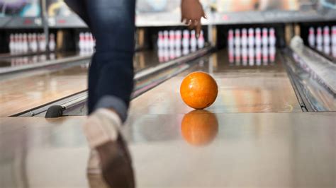 jugar bolos en barcelona|Las boleras: Donde jugar a los bolos en Barcelona